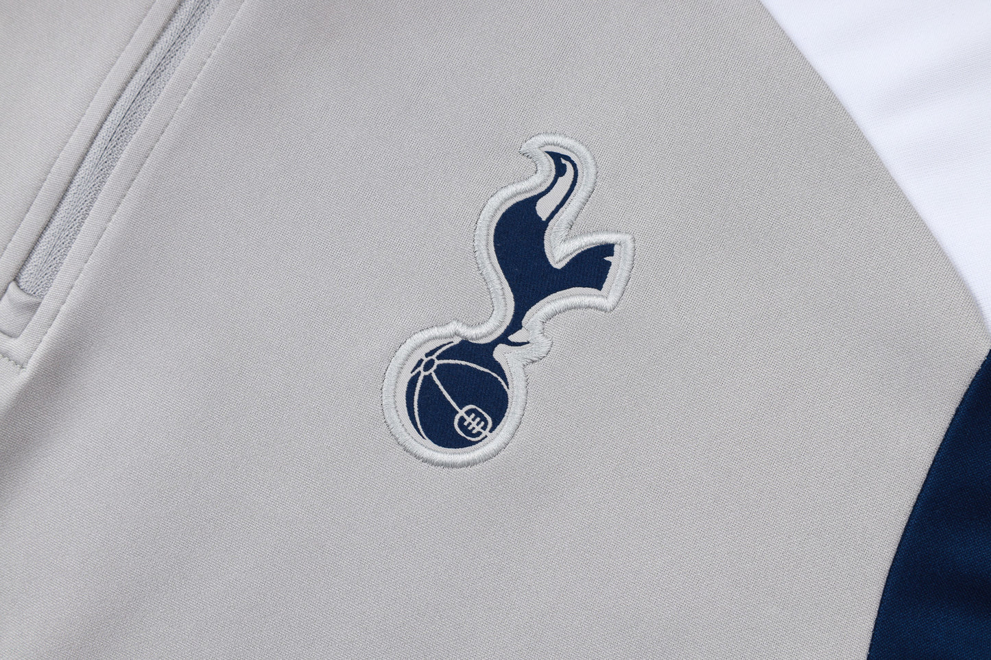 Kit de Treino Tottenham - Conjunto Manga Longa Cinza Claro