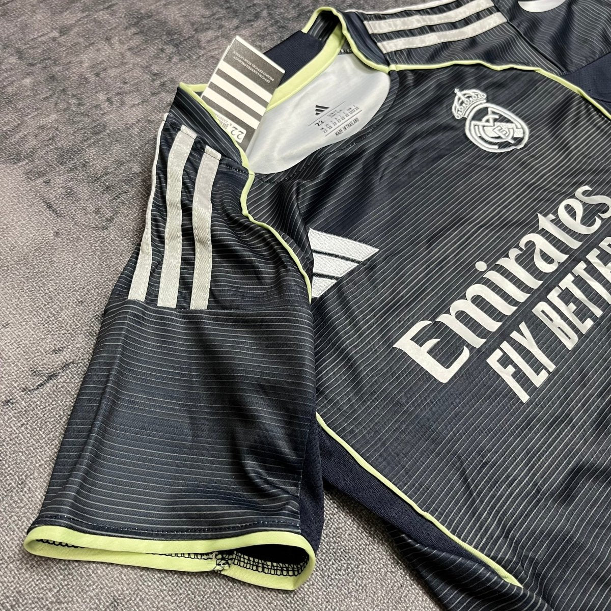 Kit infantil del Real Madrid 2025/26