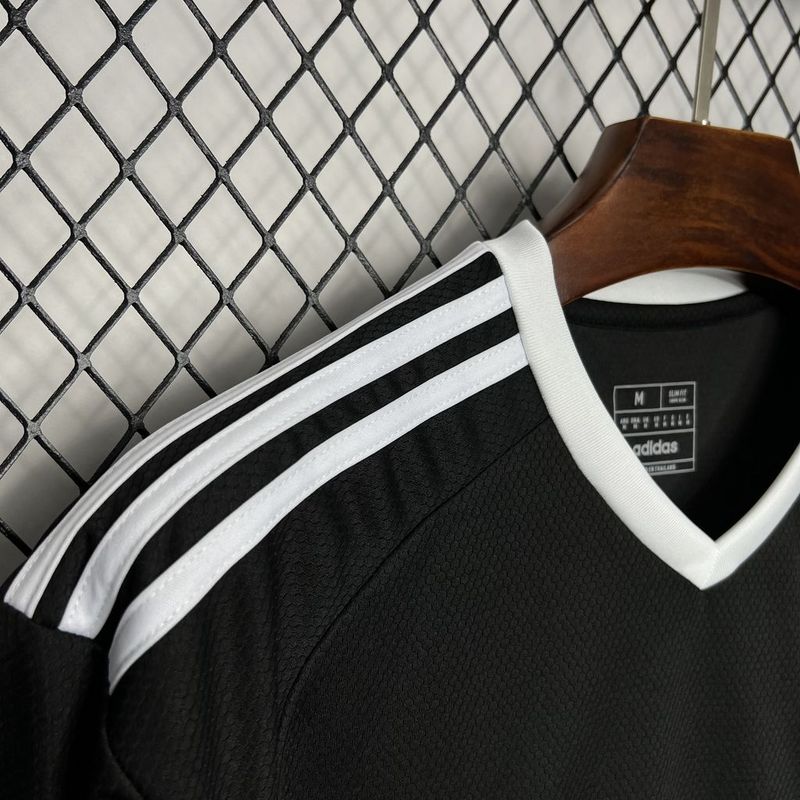 Camiseta de entrenamiento del Real Madrid 24/25