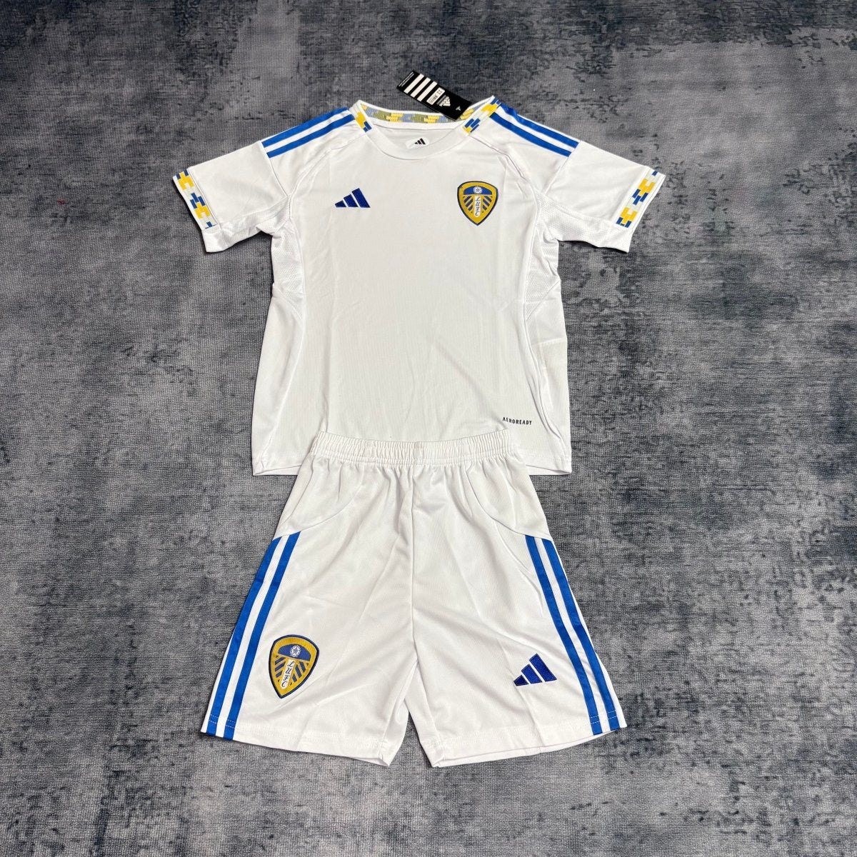 Kit infantil del Leeds United 2025/26