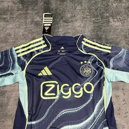 Conjunto infantil del Ajax 2025/26