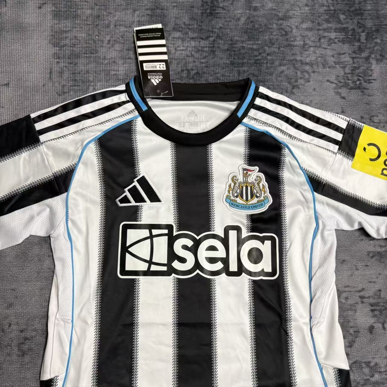 Conjunto infantil Newcastle 2025/26