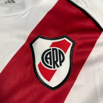 Kit infantil River Plate 2025/26