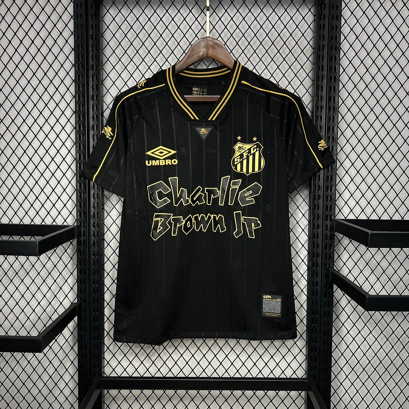 Camisa Santos Edição Charlie Brown Jr 24/25 Preta - Umbro Masculino Torcedor - DA Sports Oficial