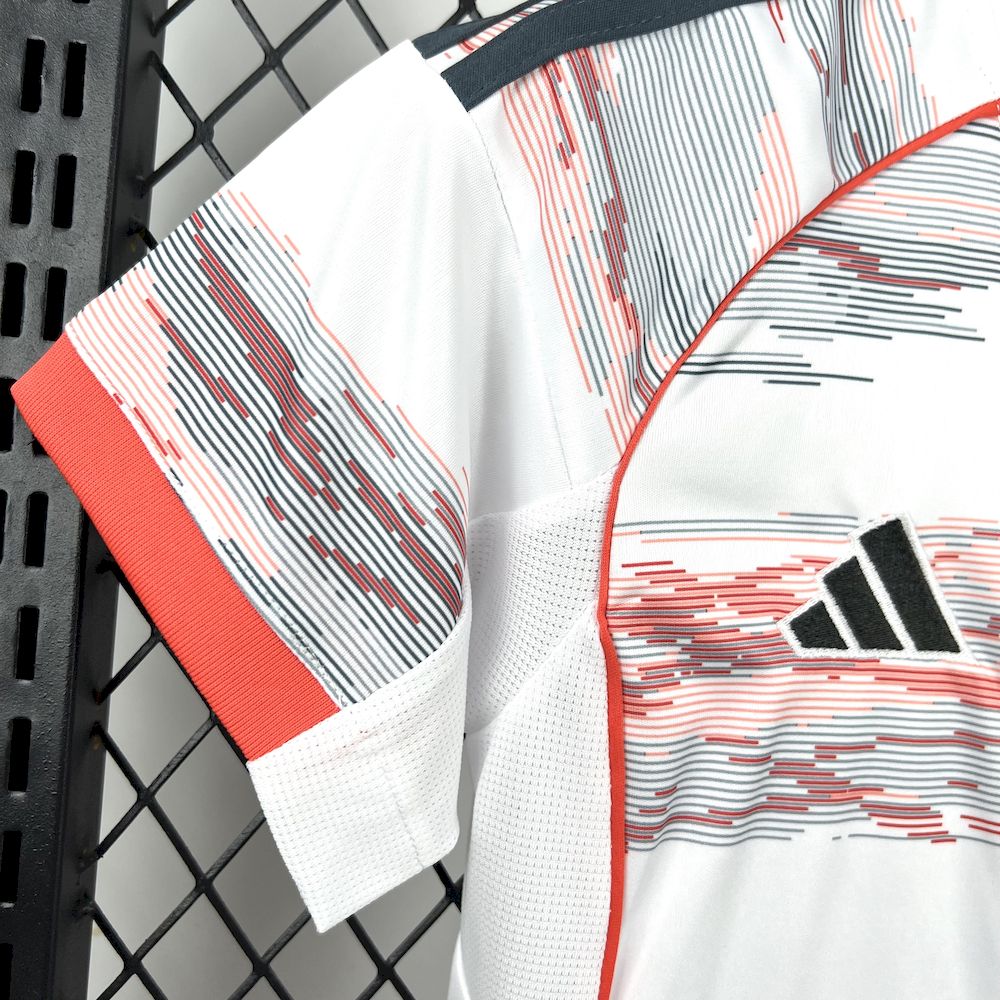 Bayern Munich 2025/26 Away Kids Kit