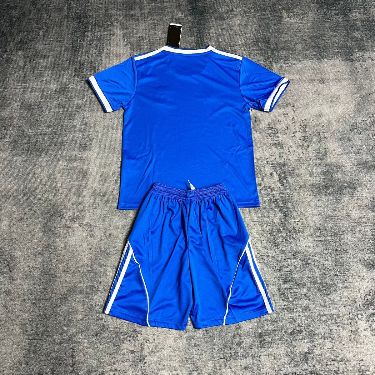 Kit infantil del Real Madrid 2025/26