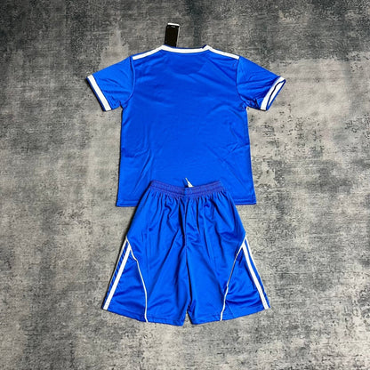Kit infantil del Real Madrid 2025/26