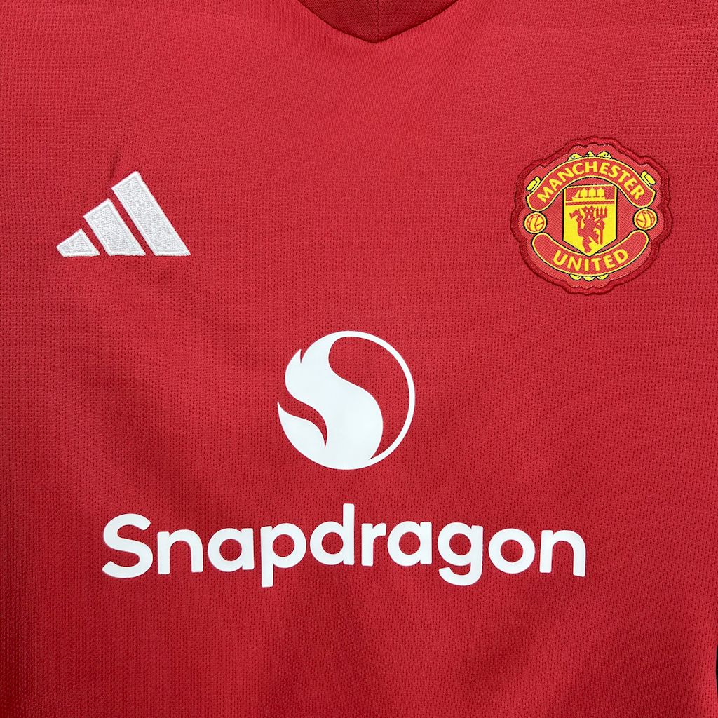 Manchester United 2025/26 Home Kids Kit