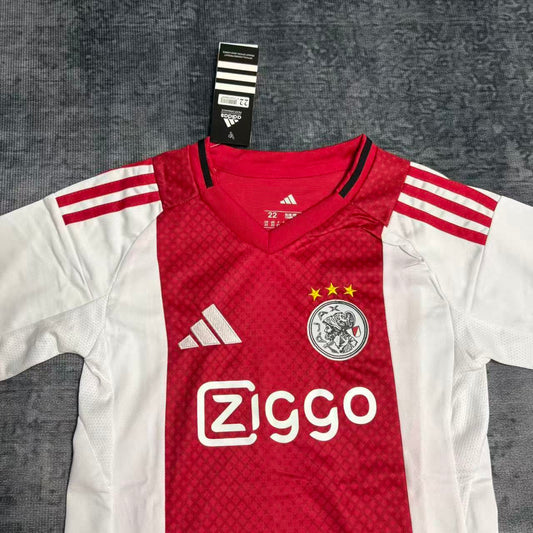 Conjunto infantil del Ajax 2025/26