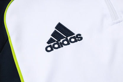 Kit de treino Real Madrid Retrô - Edição Manga Longa